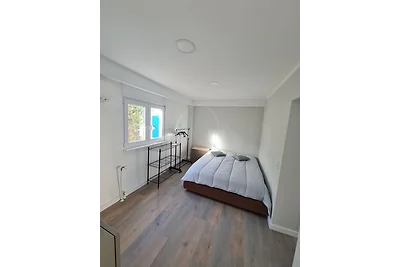 Ferienwohnung in neuer Villa mit Pool