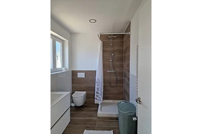 Ferienwohnung in neuer Villa mit Pool