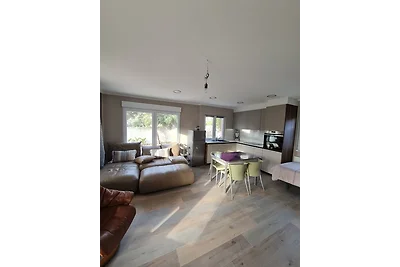 Ferienwohnung in neuer Villa mit Pool