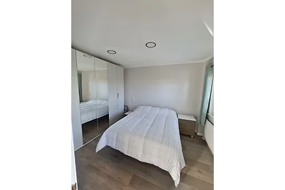 Ferienwohnung in neuer Villa mit Pool