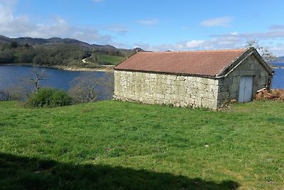 Peneda Gerês Stone House-Paradise Lake View