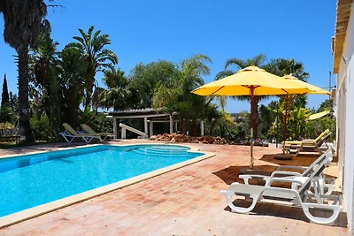 Idyllic Farm House with huge Garden for 14PAX