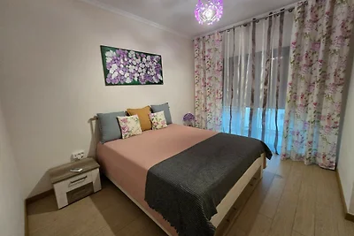 Rocha Prime Center Garage Flat