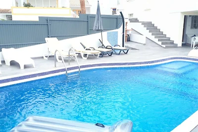 Marina Vila Apartment with Pool