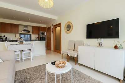 Charming Flat 10 min Walk Beach Olhos Agua