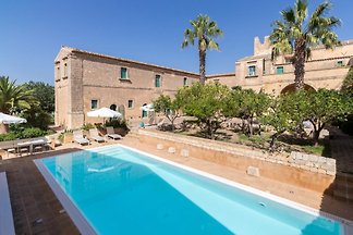 Milizie, Villa mit Pool