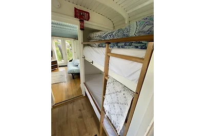 Uniek Vakantiehuis in Bergen (N-H) Pipowagen (4 pers.)
