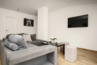 „Moderne und geräumige Wohnung“