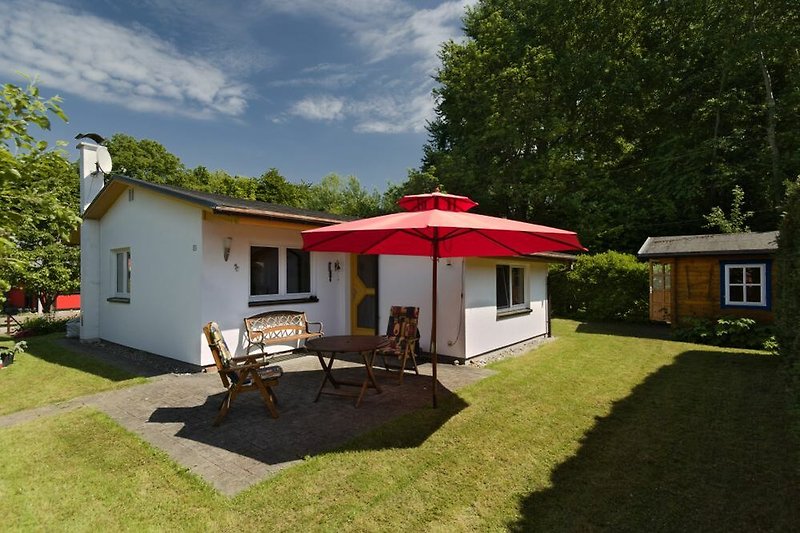 Ferienhaus "Im Schlossgarten" mit Garten und Saunahütte