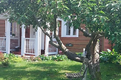 Storchenwiese, Haus in der Natur