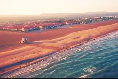 Ferienohnung mit Sonnenterrasse, traumhafter Blick aufs Meer direkt am Strand, bis 4 Pers., Anlage mit Pool, WI-FI kostenlos, Parkplatz