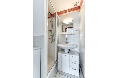Ferienohnung mit Sonnenterrasse, traumhafter Blick aufs Meer direkt am Strand, bis 4 Pers., Anlage mit Pool, WI-FI kostenlos, Parkplatz