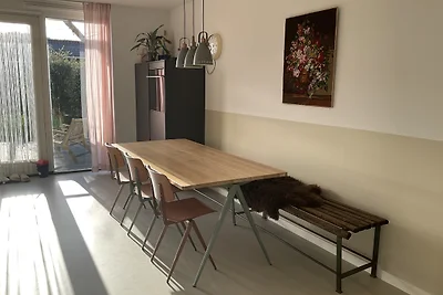 Schönes Haus in der Nähe des Meeres