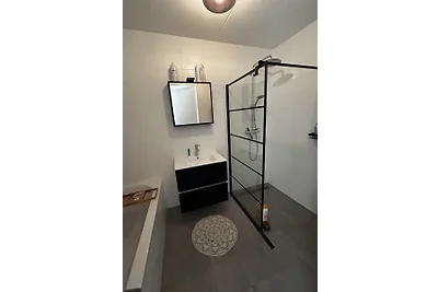 Schönes Haus in der Nähe des Meeres