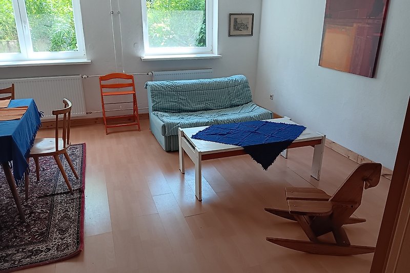 Wohn/Esszimmer mit Schlafcouch