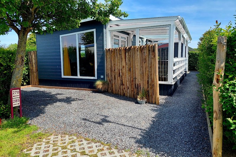 Neues, modernes und ganzjährig nutzbares Chalet mit überdachter Terrasse