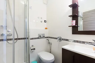 Red apartment 70 m from the beach