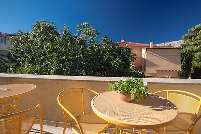 Red apartment 70 m from the beach