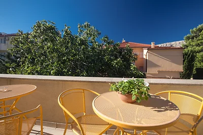Red apartment 70 m from the beach