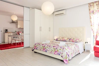 Red apartment 70 m from the beach