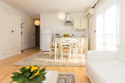Golden apartment 70 from the beach