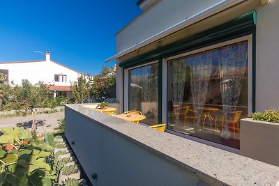 Red apartment 70 m from the beach