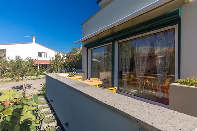 Red apartment 70 m from the beach