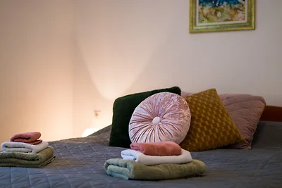 Apple apartment