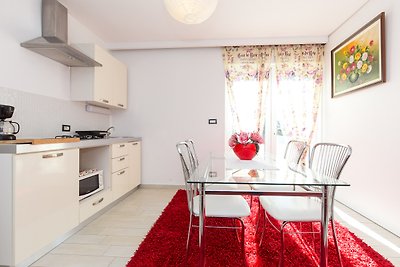 Red apartment 70 m from the beach