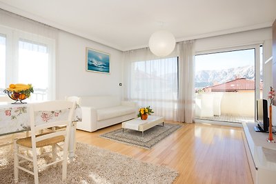 Golden apartment 70 from the beach