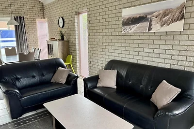 Schoneveld 367 (Strandparel), Breskens