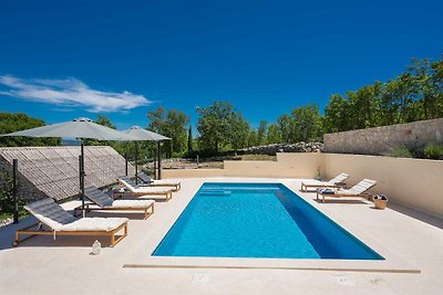 NEU! Unikate Villa Pietra mit Pool