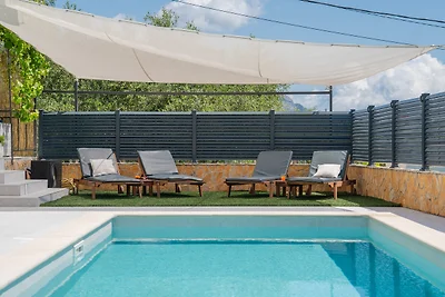 Villa Kristina mit Pool, max. 12Per