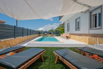 Villa Kristina mit Pool, max. 12Per