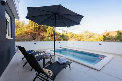 Villa Marivi – Strandhaus mit Pool