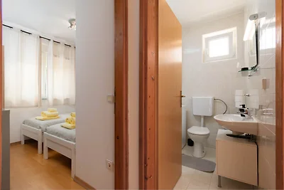 55m² Balkon-Apartment-1 KM zum Meer