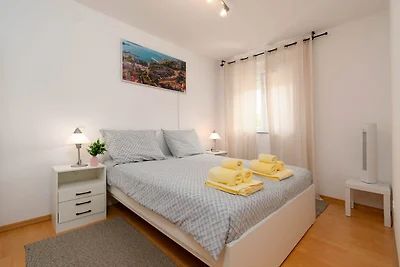 55m² Balkon-Apartment-1 KM zum Meer