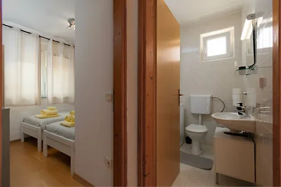 55m² Balkon-Apartment-1 KM zum Meer