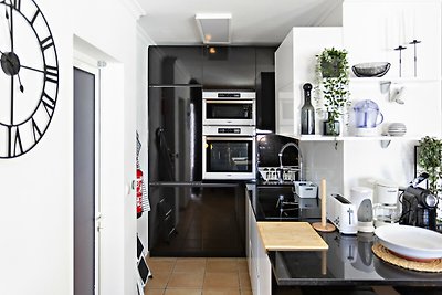 QV 210 - Black & White Apartment - Quinta...