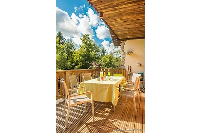 1. Superbe chalet traditionnel en lisière de...