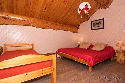 914. Superbe chalet rondin 12/14p 150m² 4ch...