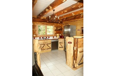 914. Superbe chalet rondin 12/14p 150m² 4ch...