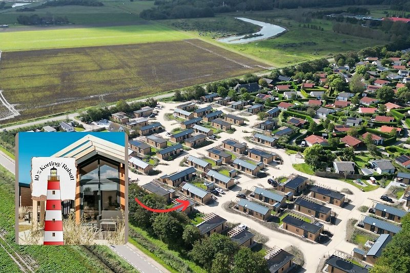 Grüne Landschaft mit Bäumen und urbanem Design.