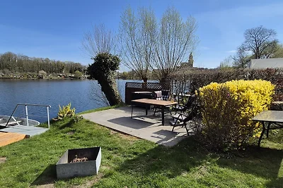Am Tiefwarensee mit Boot in Waren