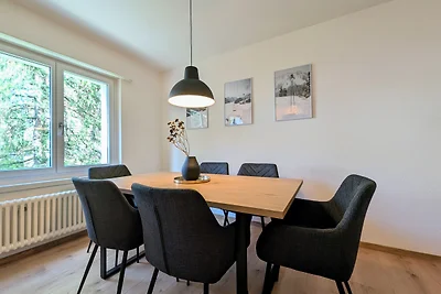 Sonnige 4.5 Zimmer Wohnung, Balkon