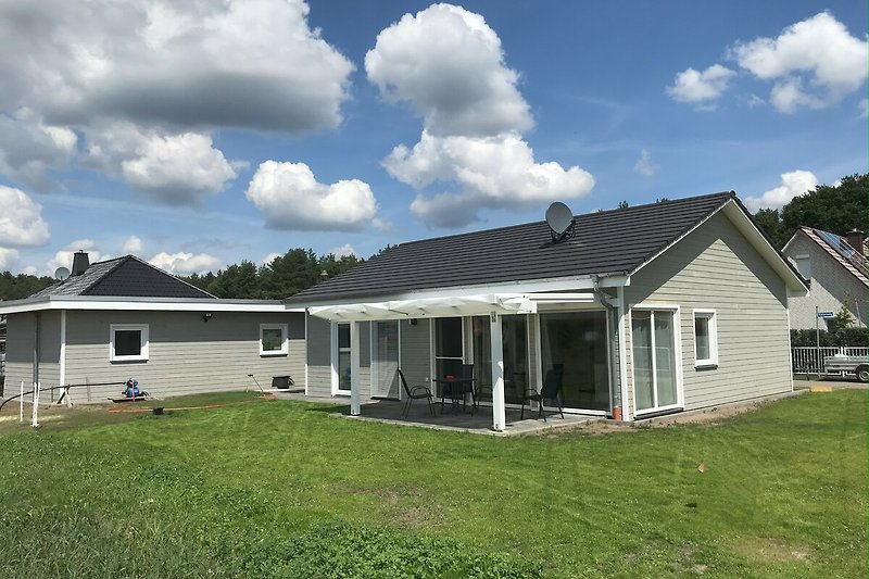 Landhaus mit Terrasse Hofseite