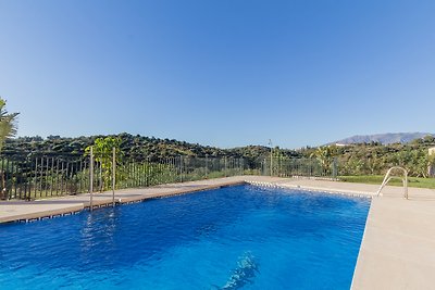 Luxury Apartment with Mountain View