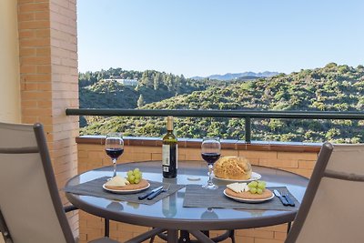 Luxury Apartment with Mountain View