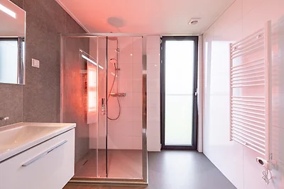 Wasserlodge 2 Deluxe mit Sauna und Hot Tub
