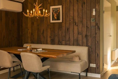 Wald-Lodge mit Hot Tub & Sauna | 4 Pers.
